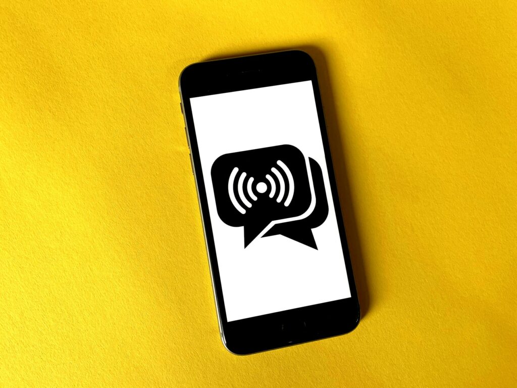 Comunicati su risultati sportivi e milestone: tono, tempistiche e distribuzione